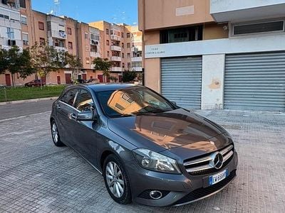 Usata Mercedes A180 110 CV (80 kW) 2015 Grigio Utilitaria