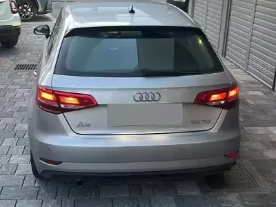 Gebraucht Audi A3 116 PS (85 kW) 2019 Grau Limousine
