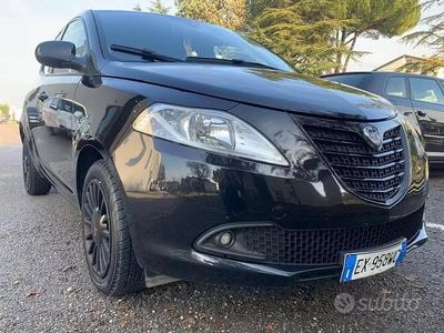 Usata Lancia Ypsilon Gold 69 CV (50 kW) 2014 Nero Utilitaria
