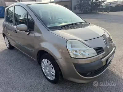 Usata Renault Grand Modus Dynamique 75 CV (55 kW) 2008 Grigio Monovolume