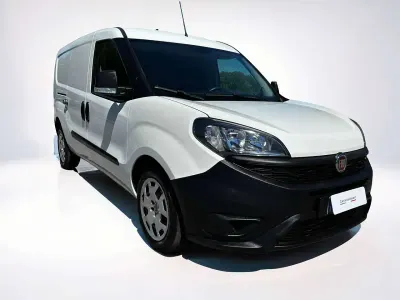 Usata Fiat Doblò Easy 120 CV (88 kW) 2020 Bianco Monovolume