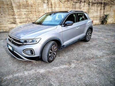 Usata VW T-Roc Business 116 CV (85 kW) 2023 Argento SUV