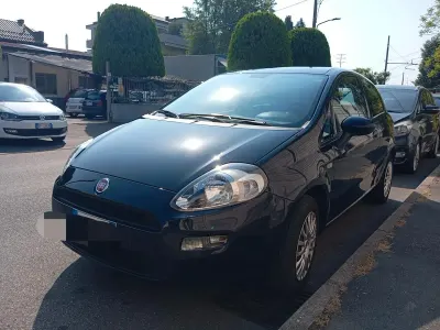 Usata Fiat Punto Street 69 CV (50 kW) 2016 Blu Utilitaria