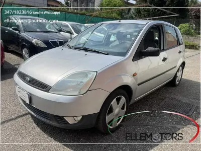 Occasion Ford Fiesta Ghia 68 PK (50 kW) 2003 Zilver Hatchback