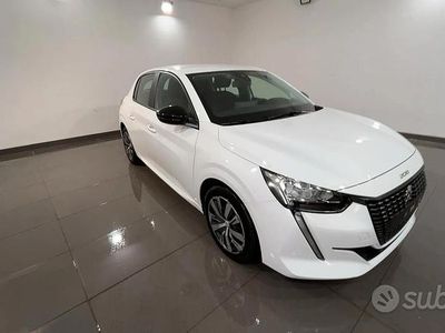 Usata Peugeot 208 Active 101 CV (74 kW) 2023 Bianco Utilitaria
