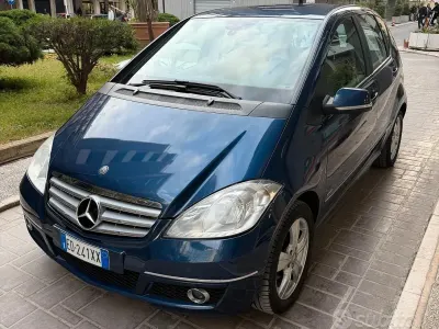 Usata Mercedes A180 Premium 109 CV (80 kW) 2010 Blu Berlina