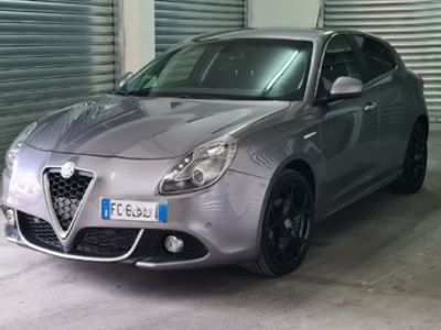 Grigio Usata 2016 Alfa Romeo Giulietta Utilitaria | 9500 € (Buon prezzo)