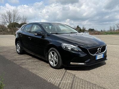 Usata Volvo V40 120 CV (88 kW) 2018 Nero Berlina