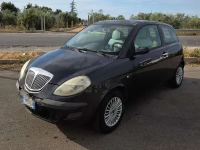 Usata Lancia Ypsilon 60 CV (44 kW) 2005 Nero Utilitaria
