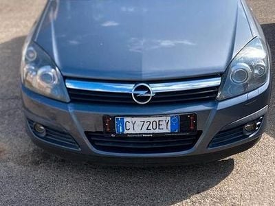 Usata Opel Astra 120 CV (88 kW) 2005 Grigio Berlina