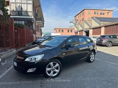 Usata Opel Astra 110 CV (80 kW) 2013 Nero Station wagon