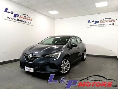 Usata Renault Clio V 140 CV (102 kW) 2022 Grigio Berlina