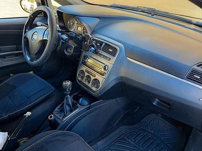 Nero Usata 2009 Fiat Grande Punto Dynamic Utilitaria | 3500 € (Buon prezzo)