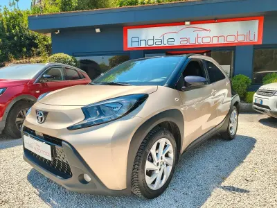 Usata Toyota Aygo X Trend 72 CV (52 kW) 2022 Marrone SUV