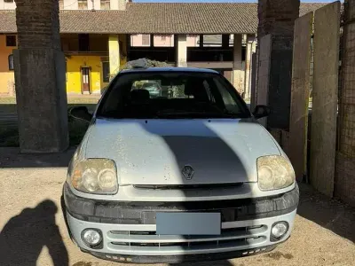 Gebraucht Renault Clio II 60 PS (44 kW) 2000 Grau Limousine