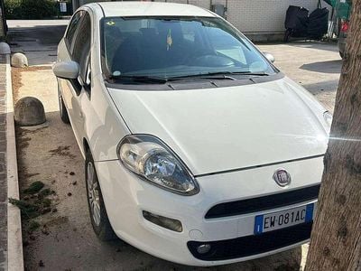 Usata Fiat Punto Lounge 75 CV (55 kW) 2014 Bianco Utilitaria