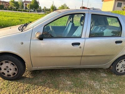 Usata Fiat Punto 57 CV (41 kW) 2001 Grigio Utilitaria