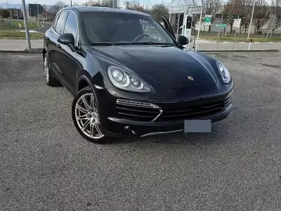Usata Porsche Cayenne 245 CV (180 kW) 2012 Nero SUV