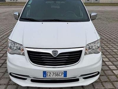 Usata Lancia Voyager S 177 CV (130 kW) 2015 Bianco Monovolume