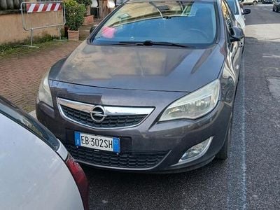 Usata Opel Astra 2010 Blu Berlina