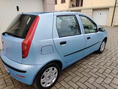 Usata Fiat Punto Active 60 CV (44 kW) 2004 Blu/azzurro Utilitaria