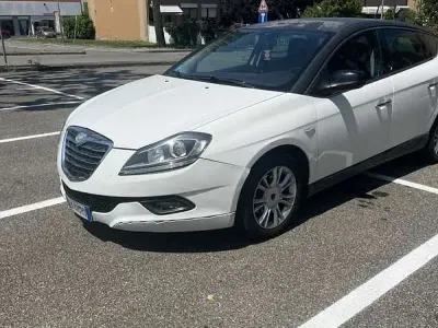 Usata Lancia Delta 105 CV (77 kW) 2013 Utilitaria