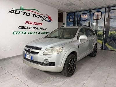 Usata Chevrolet Captiva 150 CV (110 kW) 2008 Grigio SUV
