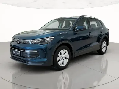 Usata VW Tiguan Life 131 CV (96 kW) 2024 Nightshade blue metallizzato SUV