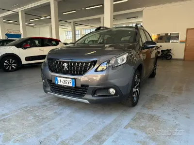 Usata Peugeot 2008 GT-line 131 CV (96 kW) 2019 Grigio SUV