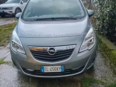 Usata Opel Meriva 95 CV (69 kW) 2012 Grigio Monovolume