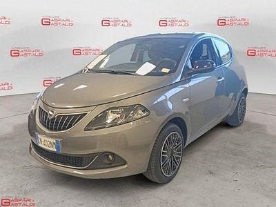 Usata Lancia Ypsilon Gold 70 CV (51 kW) 2023 Grigio Utilitaria
