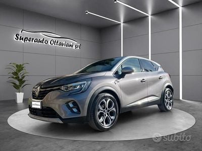 Grigio Usata 2022 Renault Captur Intens SUV | 18.800 € (Buon prezzo)
