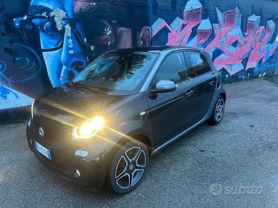 Usata Smart ForFour 90 CV (66 kW) 2018 Nero Utilitaria