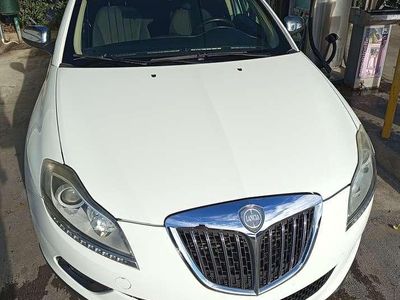 Usata Lancia Delta 120 CV (88 kW) 2010 Bianco Utilitaria