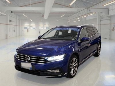 Blu Usata 2021 VW Passat Business Station wagon | 21.250 € (Molto cara)