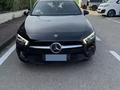 Usata Mercedes A180 136 CV (100 kW) 2020 Nero Berlina