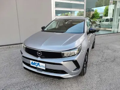 Usata Opel Grandland X Business Elegance 131 CV (96 kW) 2023 Grigio SUV