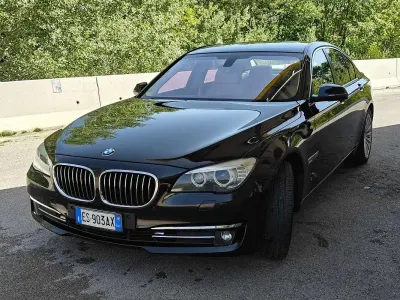Usata BMW 730 258 CV (189 kW) 2013 Nero Berlina