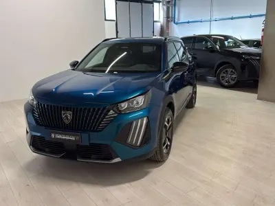 Usata Peugeot 2008 Allure 101 CV (74 kW) 2025 Blu/azzurro SUV