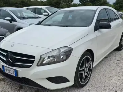 Usata Mercedes A180 Premium 109 CV (80 kW) 2015 Bianco Berlina