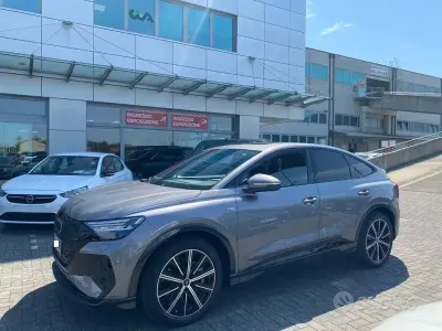 Usata Audi Q4 e-tron Business 210 kW (286 CV) 2024 Grigio SUV