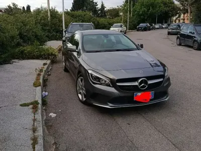 Usata Mercedes CLA180 Premium 109 CV (80 kW) 2018 Grigio Berlina
