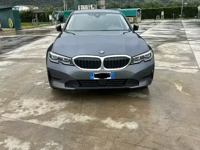 Usata BMW 318 150 CV (110 kW) 2019 Grigio Berlina