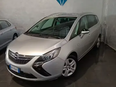 Usata Opel Zafira 150 CV (110 kW) 2012 Argento Monovolume
