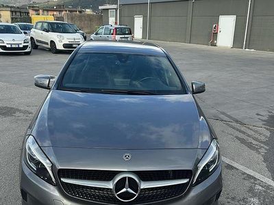 Usata Mercedes A180 109 CV (80 kW) 2018 Grigio