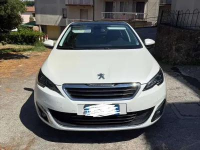 Usata Peugeot 308 Allure 114 CV (83 kW) 2014 Bianco Berlina