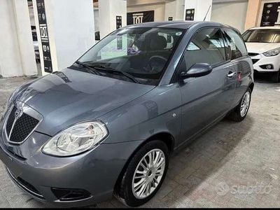 Usata Lancia Ypsilon 75 CV (55 kW) 2009 Grigio Utilitaria