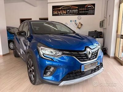 Usata Renault Captur Intens 101 CV (74 kW) 2023 Blu/azzurro SUV