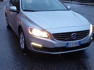 Usata Volvo V60 120 CV (88 kW) 2015 Grigio Station wagon