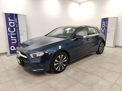Usata Mercedes A250 160 CV (117 kW) 2020 Blu/azzurro Utilitaria
